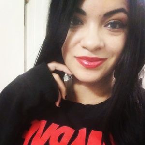 Meet your Posher, April